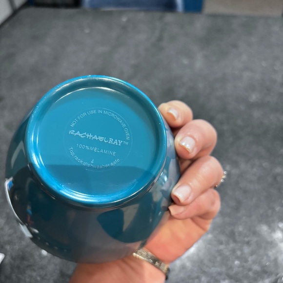 This is a Rachael Ray Melamine 5-piece Nesting Measuring Cup set. - Picture 8 of 8